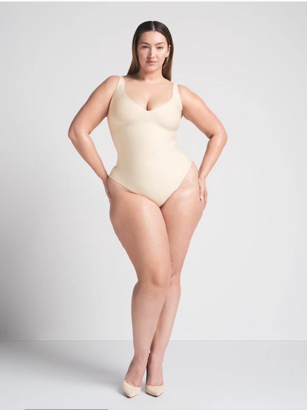 Skims body CS Plunge bodysuit size S color Sand